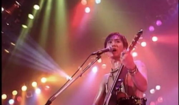 黄家驹唱光辉岁月视频,黄家驹经典之作，唤起青春记忆