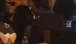 美女亲嘴视频,美女亲密互动，画面唯美令人陶醉