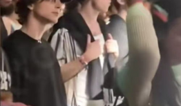 美女亲嘴视频,美女亲密互动，画面唯美令人陶醉